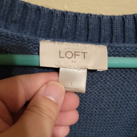 LOFT Blue Gray ½ Sleeve Vneck Knit Sweater size Large - Picture 4 of 5